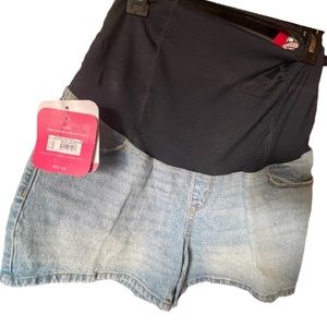 Isabel maternity shorts